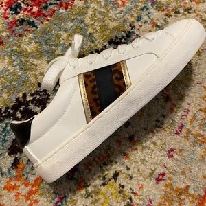 Women’s leopard print sneaker